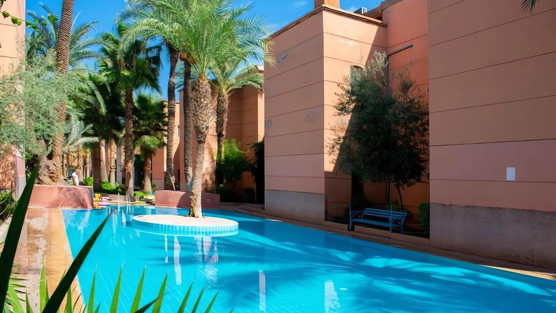 Riad Ayiss Piscine Palmeraie contacts